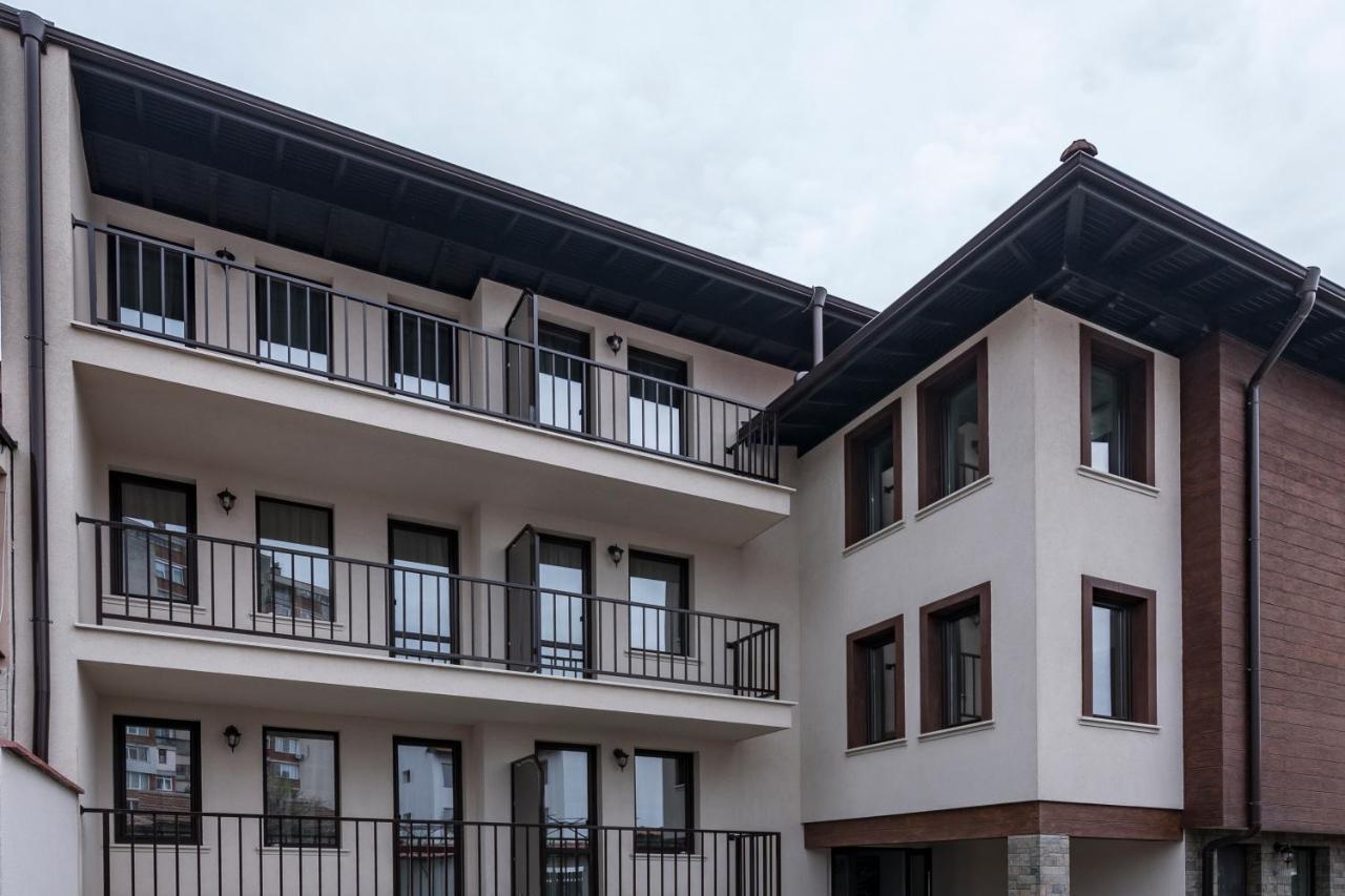 Семеен Хотел Магнолия Kazanlŭk Exterior photo